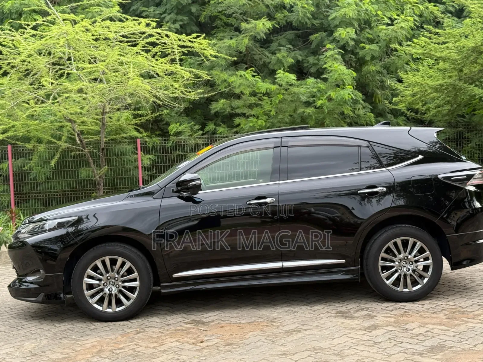 Toyota Harrier 2.0 2015 Black