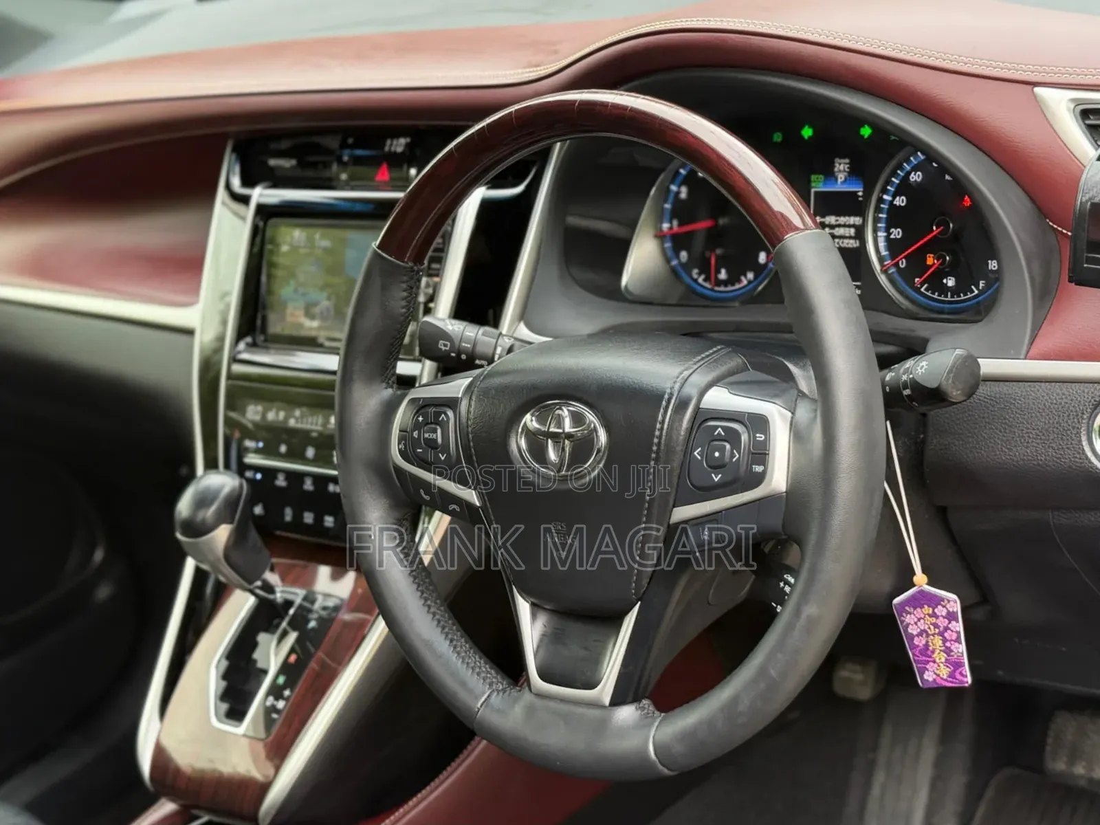 Toyota Harrier 2.0 2015 Black