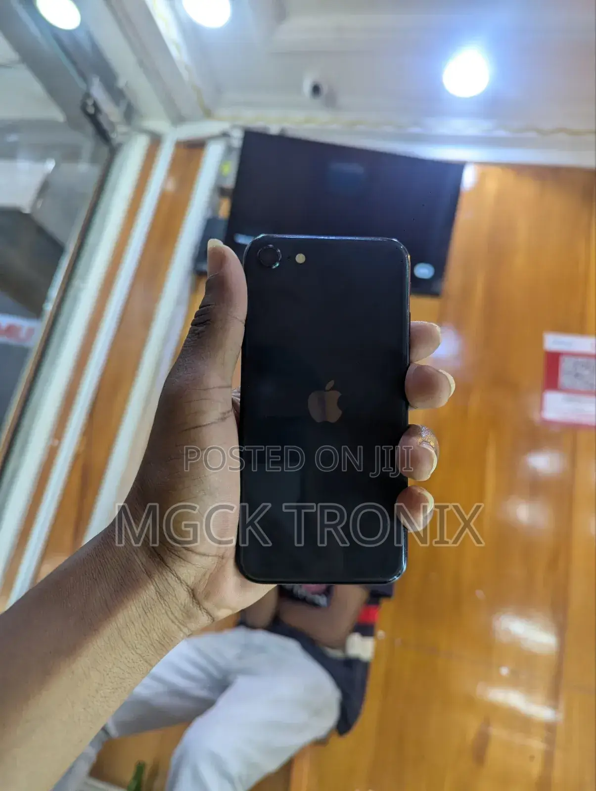 Apple iPhone SE (2022) 64 GB Black