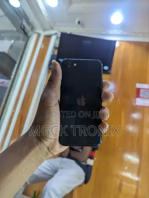 Apple iPhone SE (2022) 64 GB Black