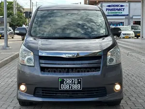 Toyota Noah 2008 Gray