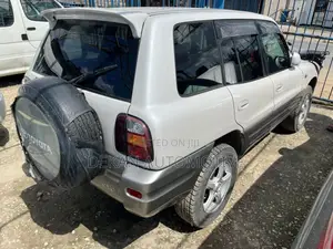 Toyota RAV4 Softtop 4x4 1999 Silver