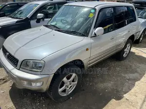 Toyota RAV4 Softtop 4x4 1999 Silver