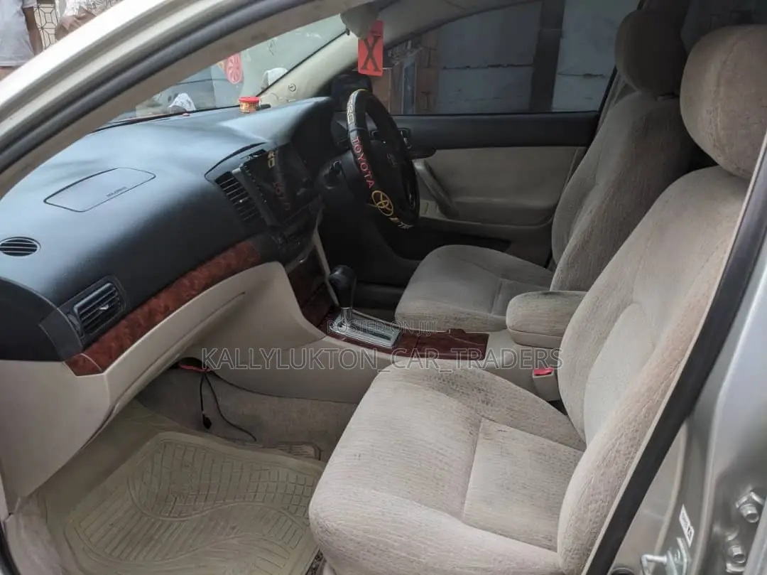 Toyota Premio 2005 Silver