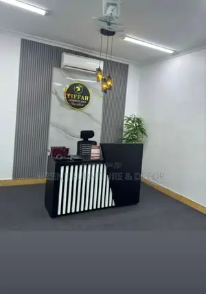 Receptionist Table Classic