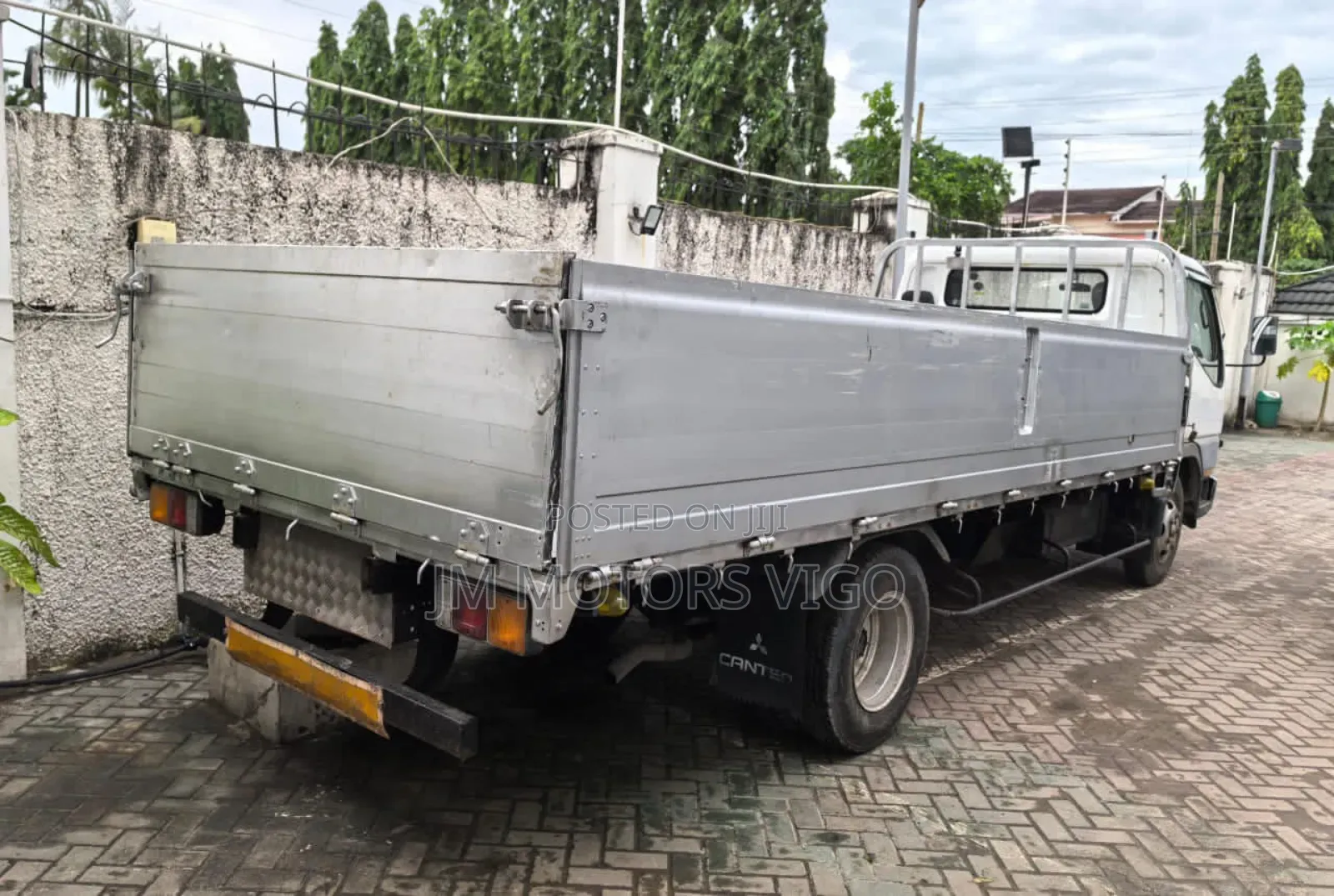 Mitsubishi Canter Long Base