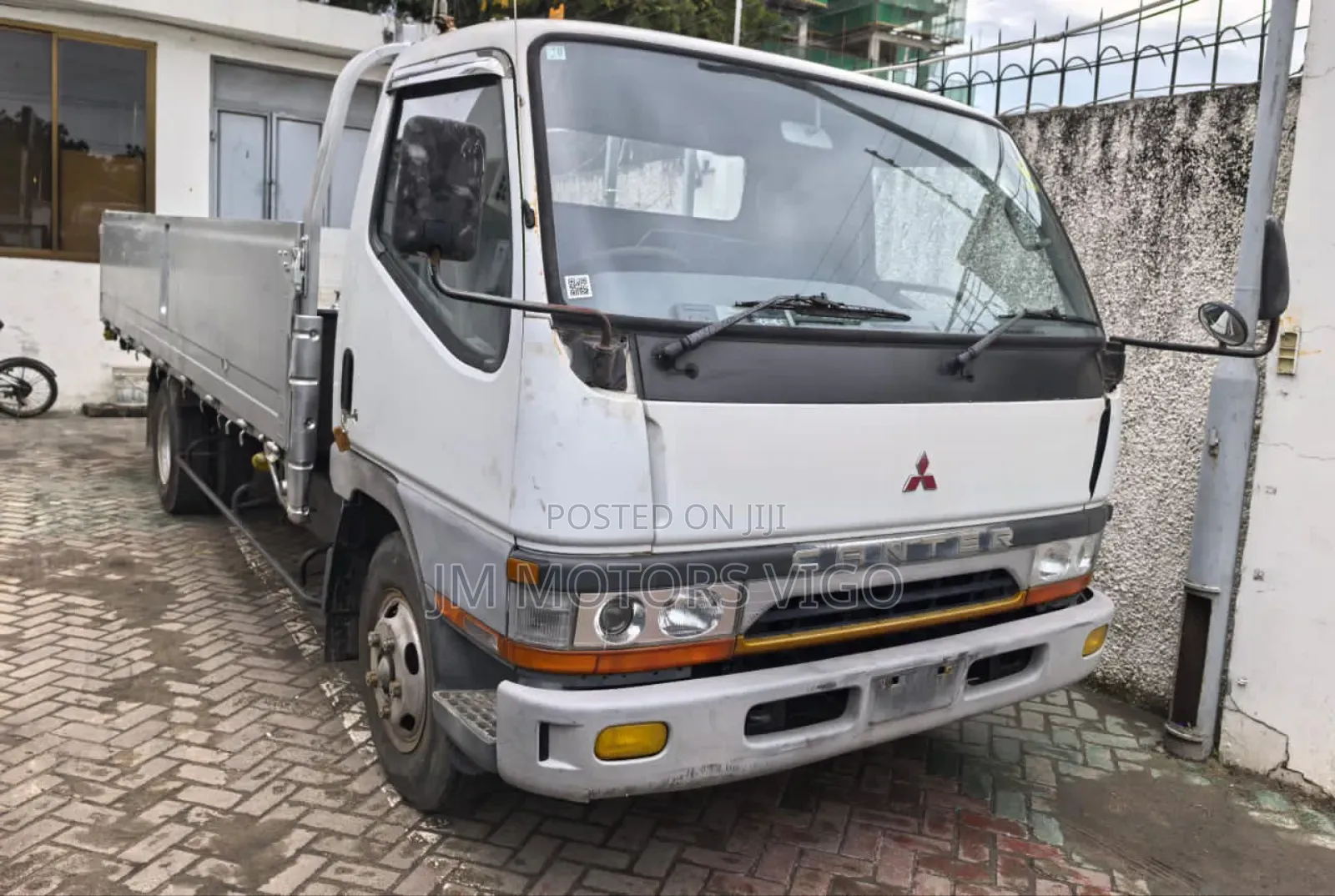 Mitsubishi Canter Long Base