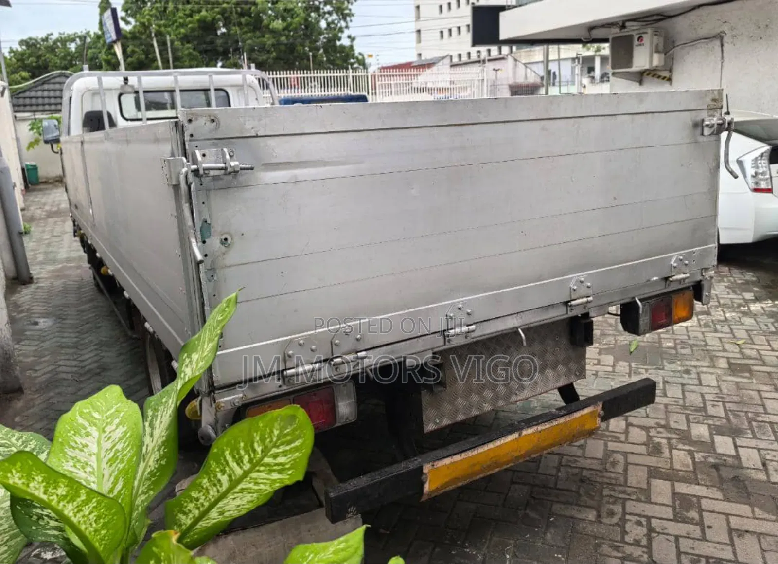 Mitsubishi Canter Long Base