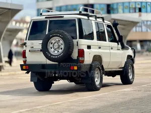 Toyota Land Cruiser 4.5 V8 DLX 2012 White
