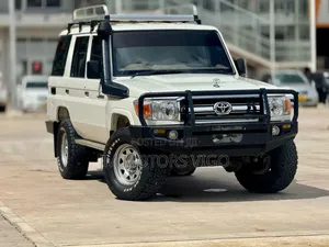 Toyota Land Cruiser 4.5 V8 DLX 2012 White