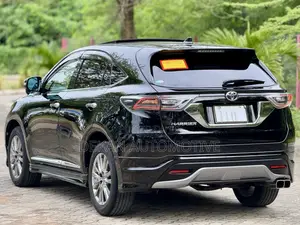 Toyota Harrier 2.0 2015 Black