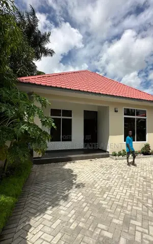 3bdrm House in Ununio, Kunduchi for rent