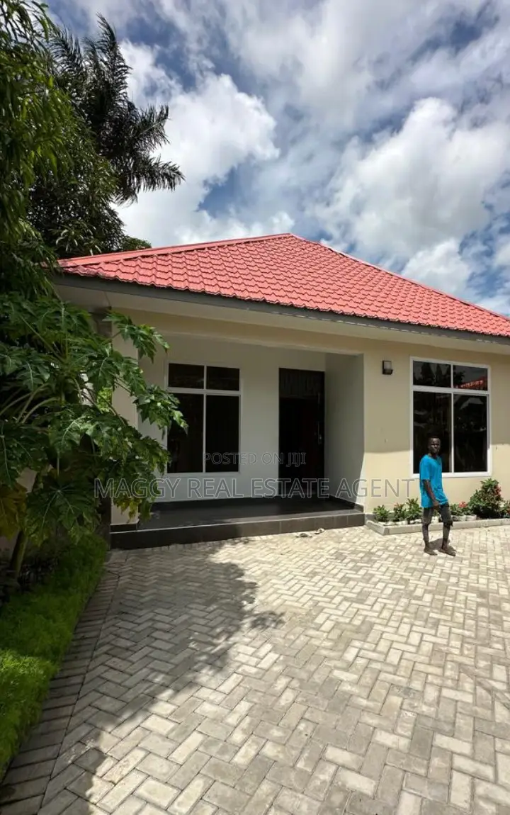3bdrm House in Ununio, Kunduchi for rent
