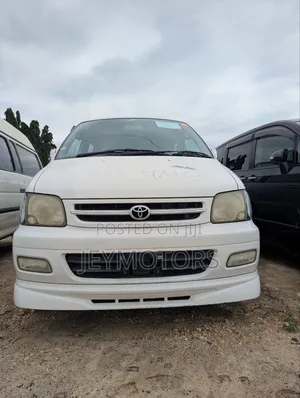 Toyota Noah 2005 White