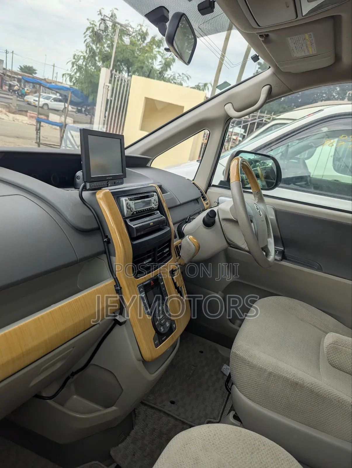 Toyota Noah 2012 Black