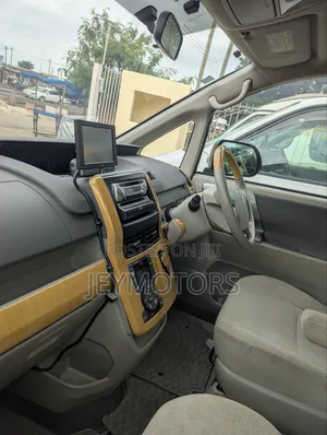 Toyota Noah 2012 Black