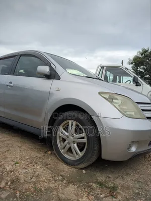 Toyota IST 2005 Silver
