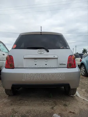 Toyota IST 2005 Silver