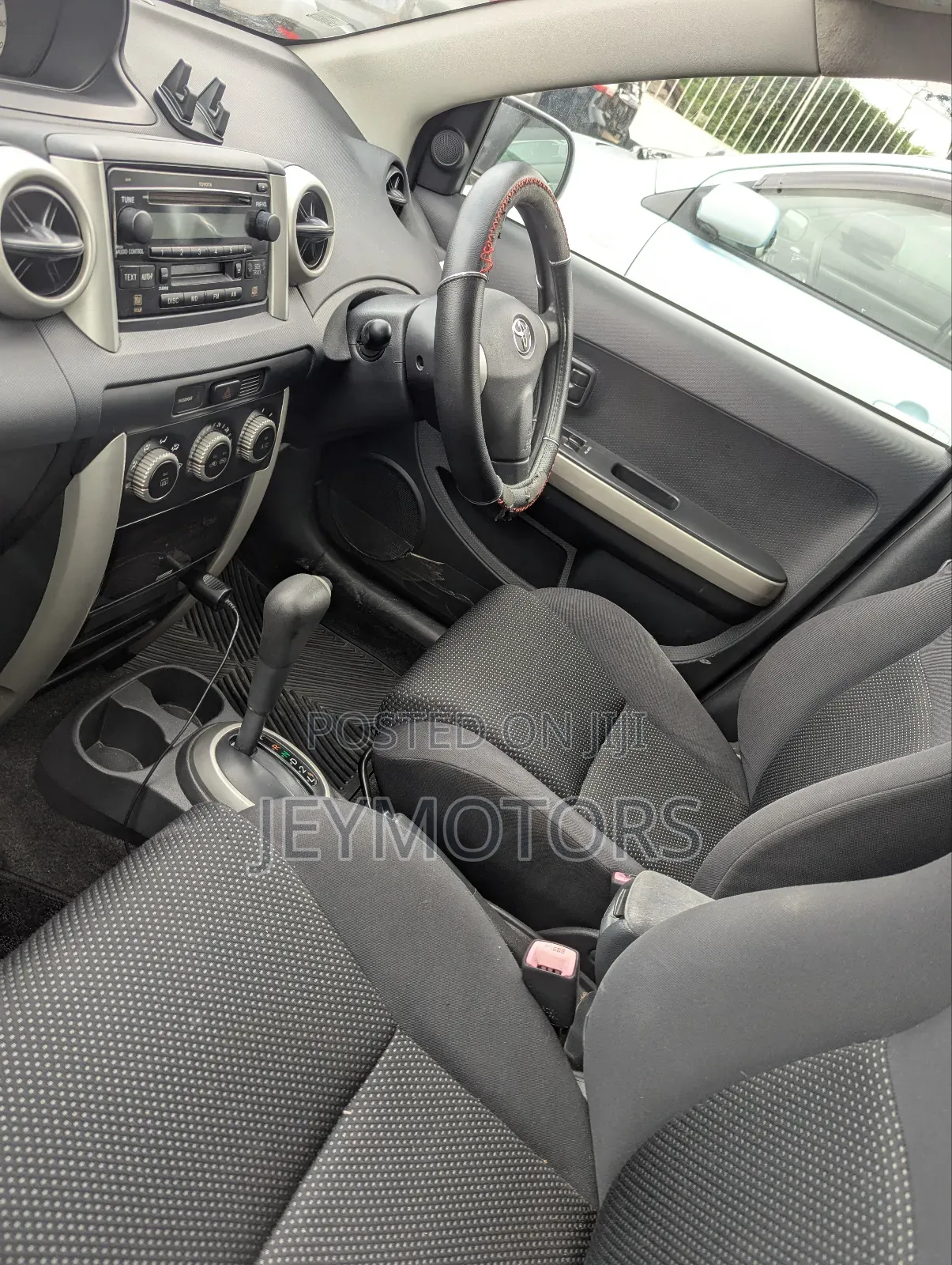 Toyota IST 2005 Silver
