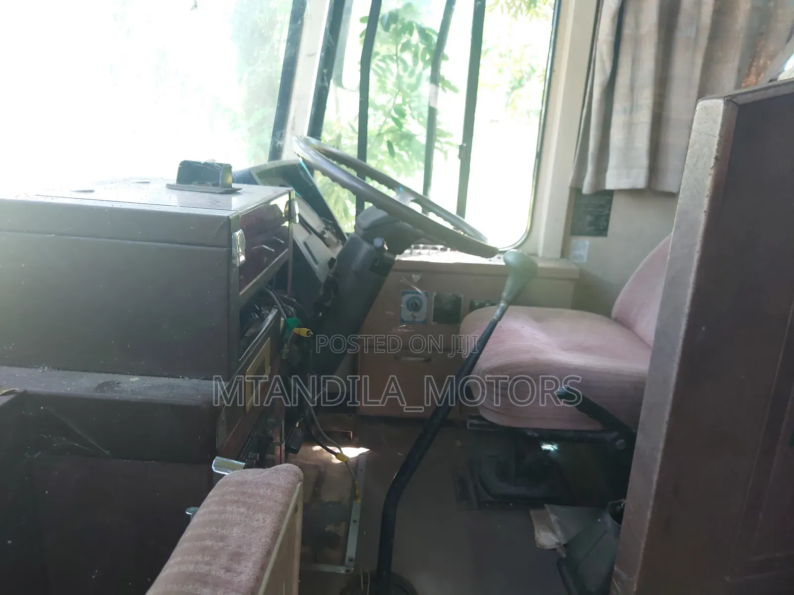 Mitsubishi L300 2002 White