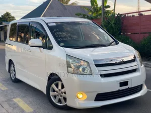 Toyota Noah 2009 Pearl