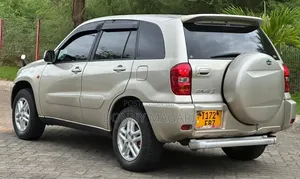 Toyota RAV4 2005 Gold
