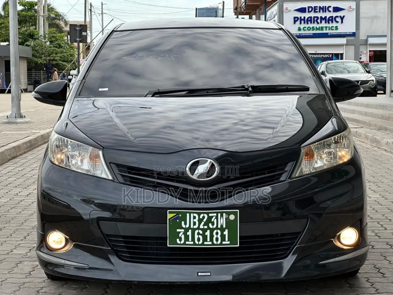 Toyota Vitz 2014 Black