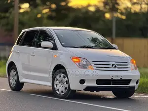 Toyota IST 2006 White