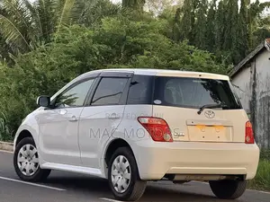 Toyota IST 2006 White