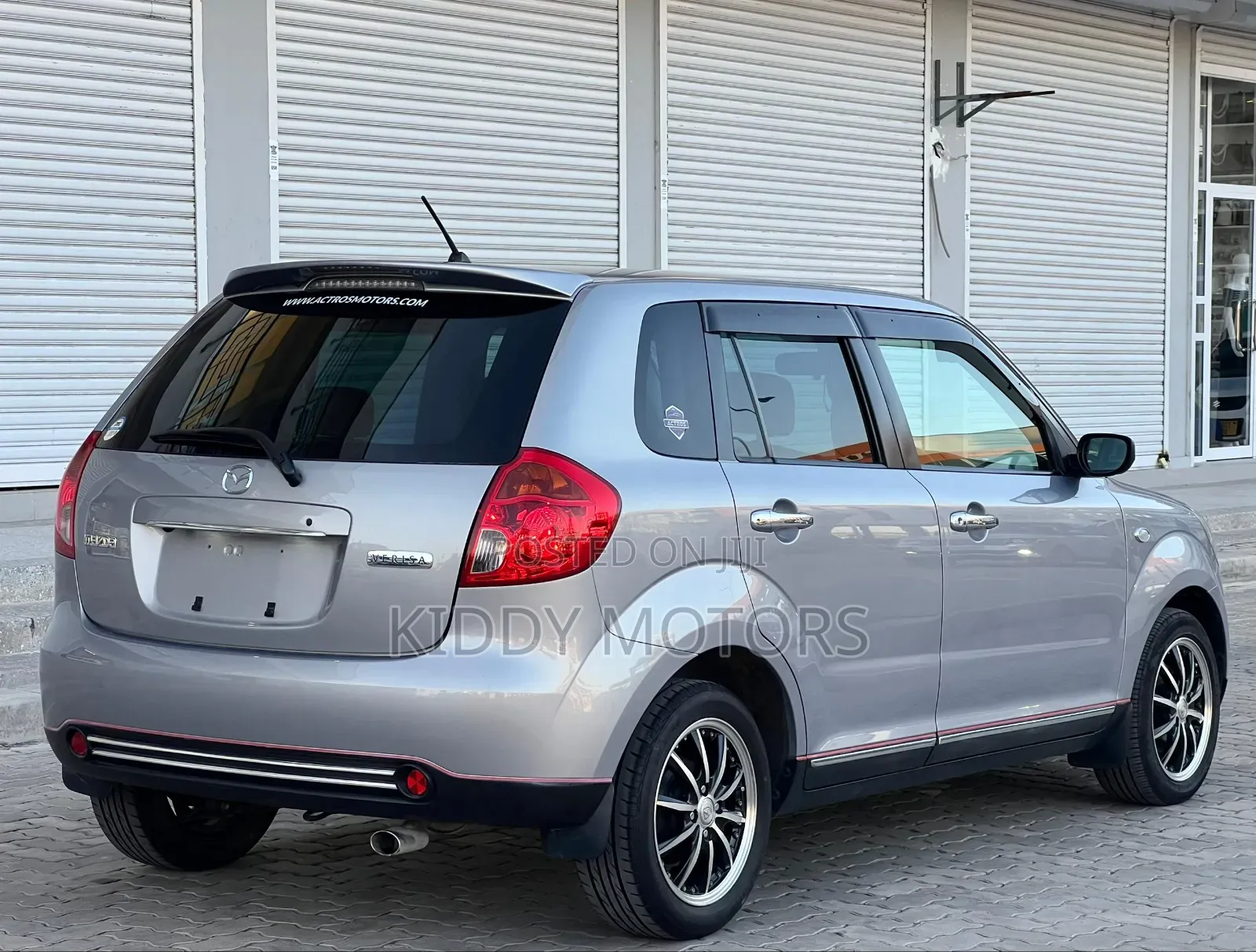 Mazda Verisa 2005 Silver