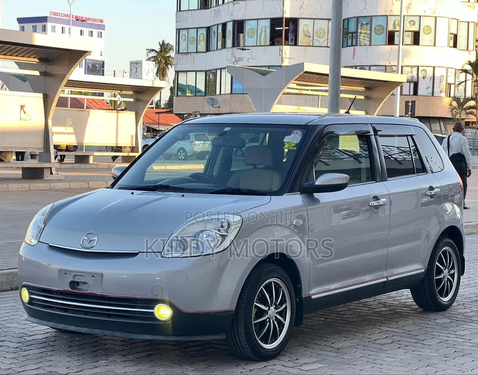 Mazda Verisa 2005 Silver
