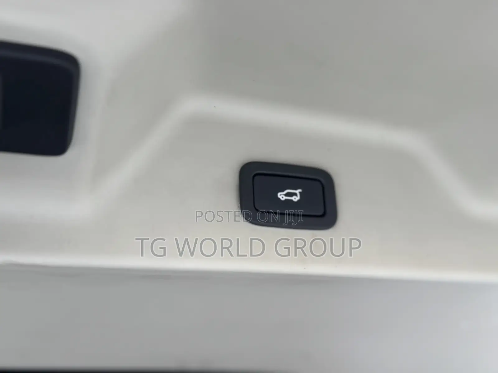 Land Rover Range Rover Vogue 2014 Gold