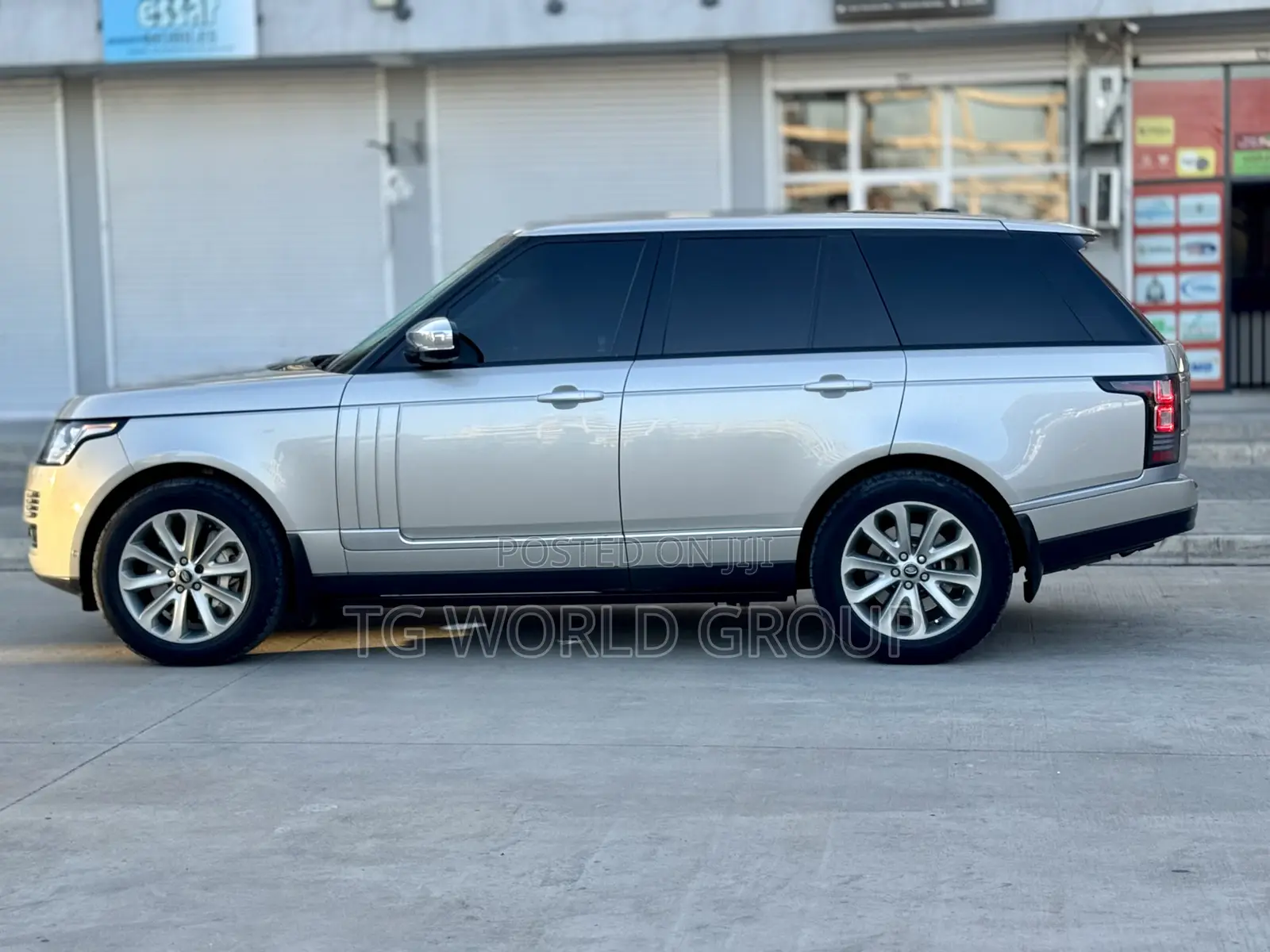 Land Rover Range Rover Vogue 2014 Gold
