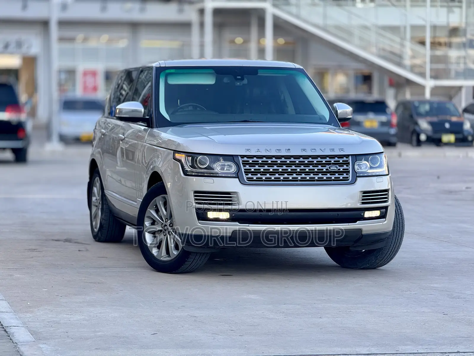 Land Rover Range Rover Vogue 2014 Gold