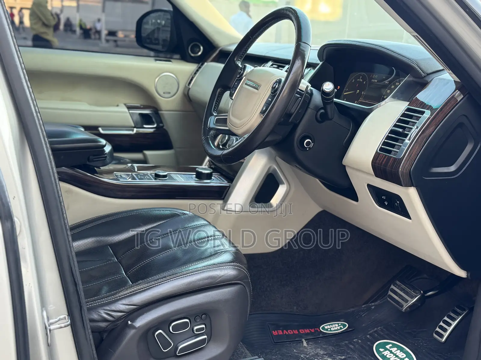 Land Rover Range Rover Vogue 2014 Gold