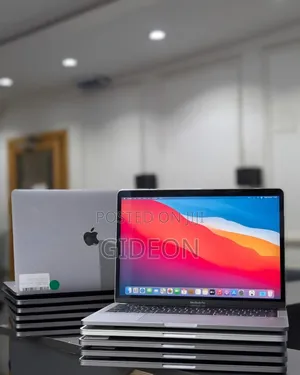 Laptop Apple MacBook Pro 2020 16GB Intel Core I7 SSD 512GB