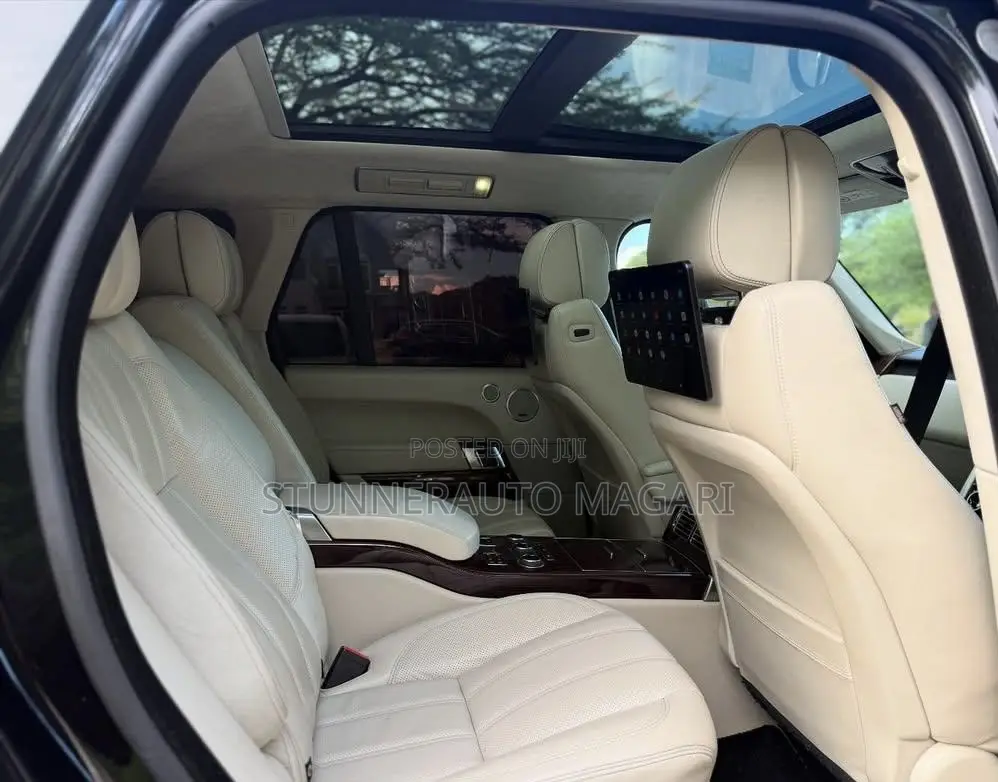 Land Rover Range Rover Vogue 2015 Black
