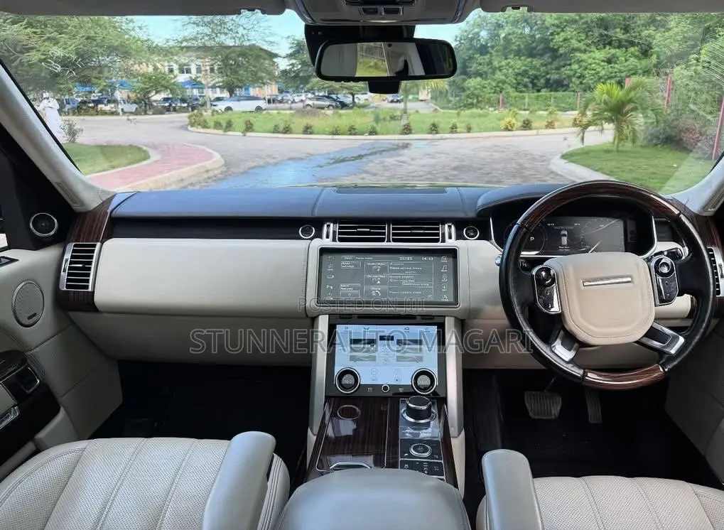 Land Rover Range Rover Vogue 2015 Black