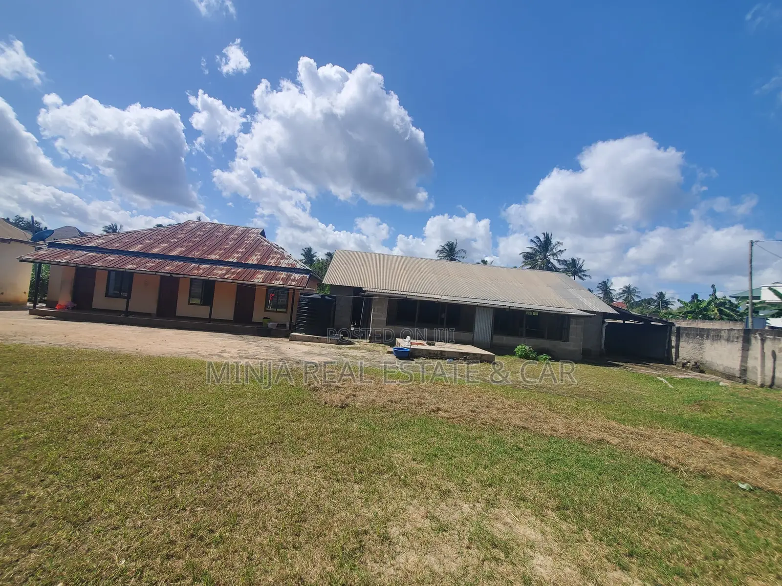 Kiwanja Kinauzwa Madale Mikoroshini