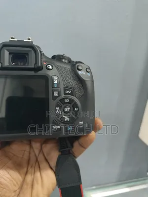 Canon Rebel T7 / 2000d