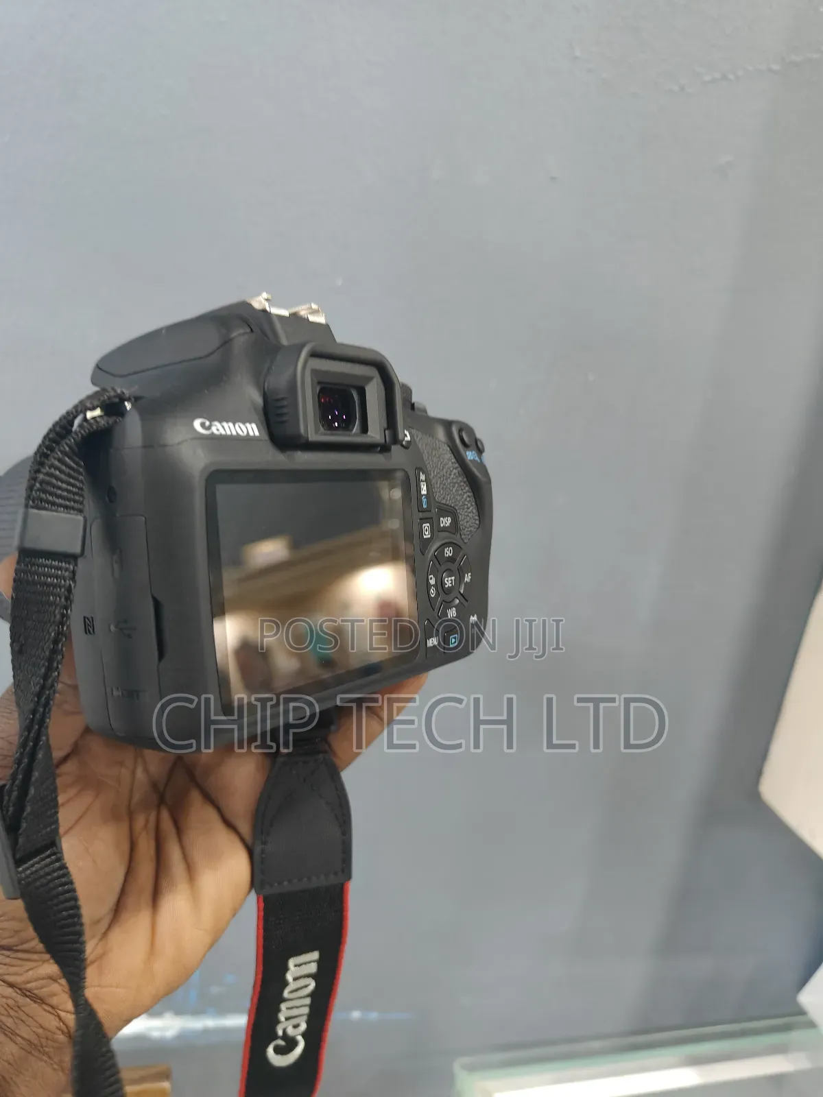 Canon Rebel T7 / 2000d