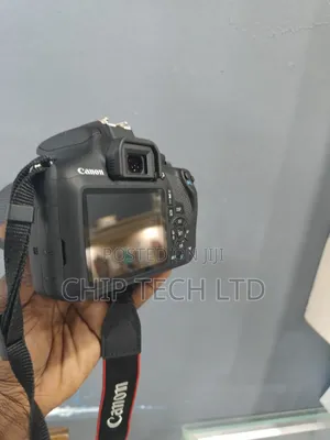Canon Rebel T7 / 2000d
