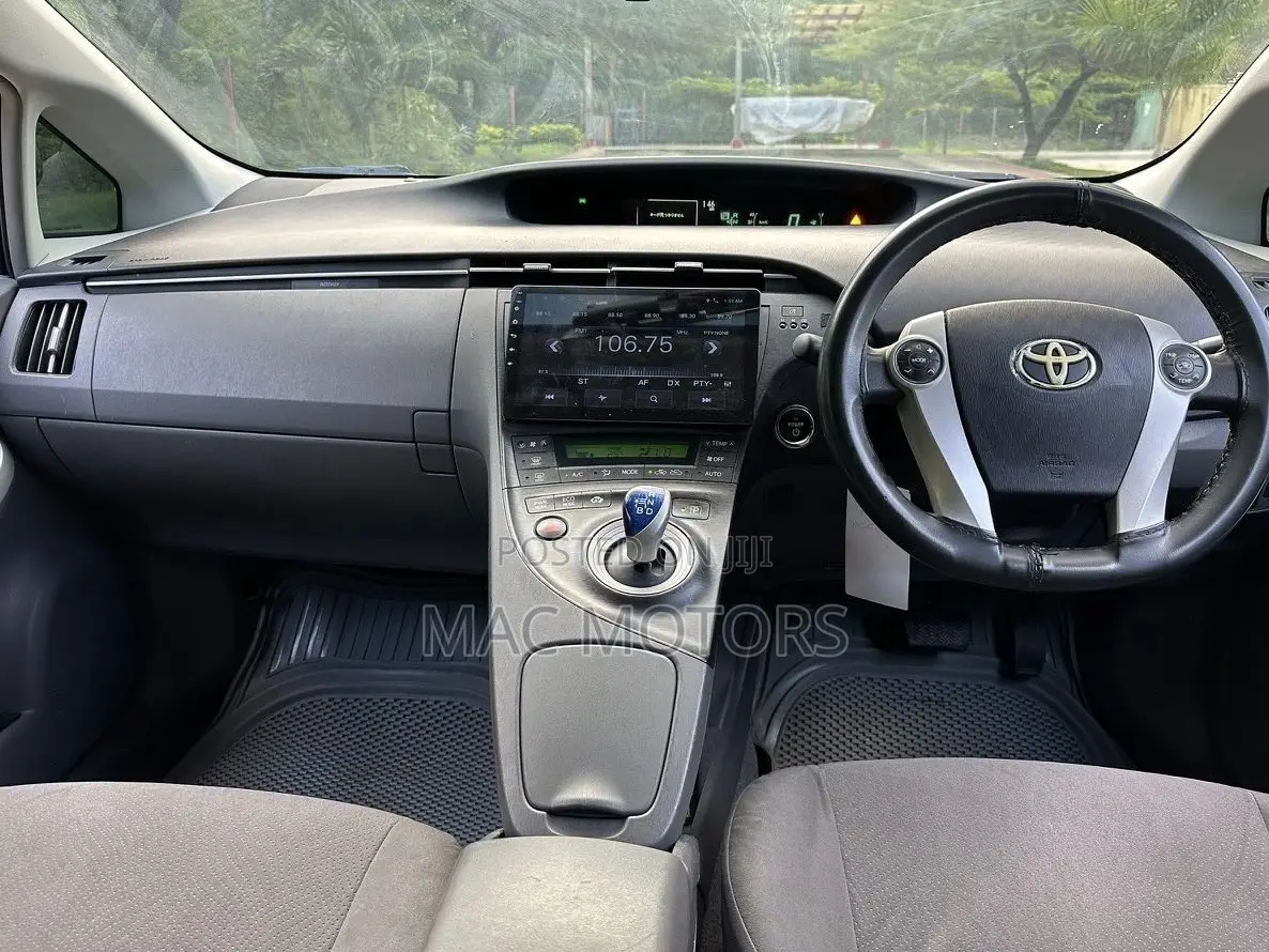 Toyota Prius 2010 Silver