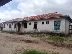 12bdrm House in Bago for sale
