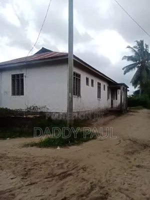 12bdrm House in Bago for sale