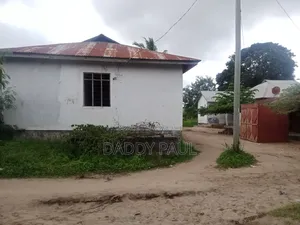 12bdrm House in Bago for sale