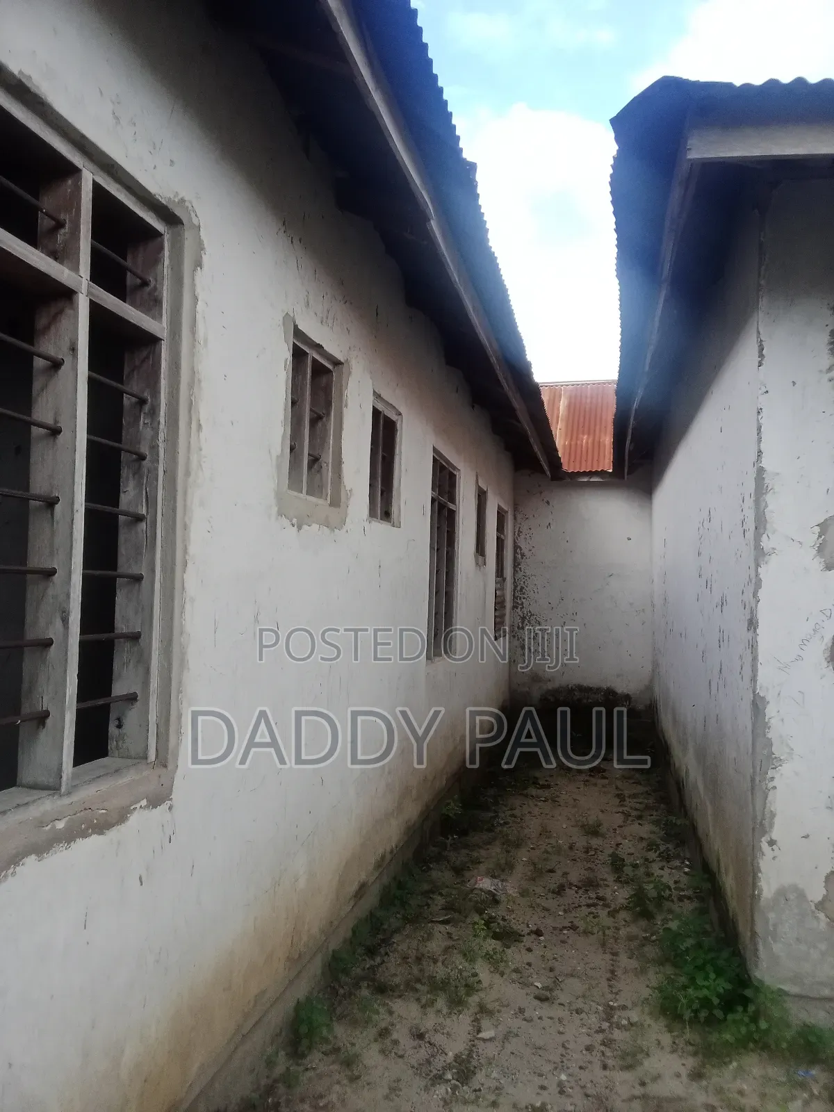 12bdrm House in Bago for sale