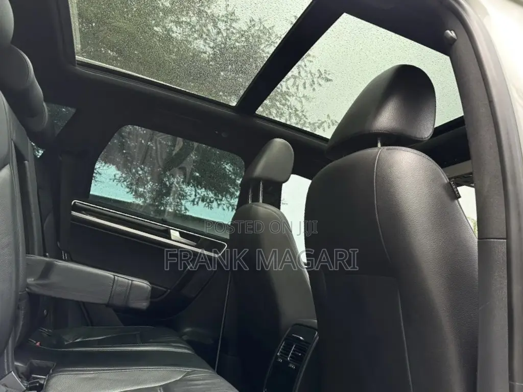 Volkswagen Touareg 2013 White