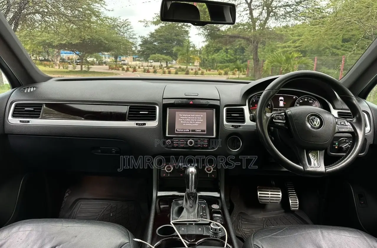 Volkswagen Touareg 2014 White