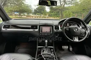 Volkswagen Touareg 2014 White
